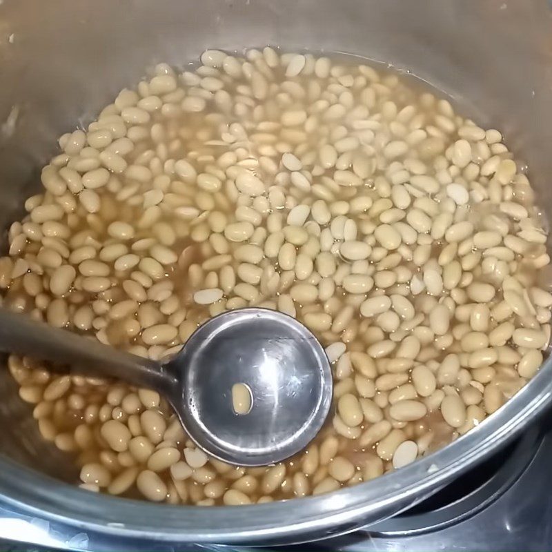 Step 4 Making soybean paste Soybean paste (whole bean)