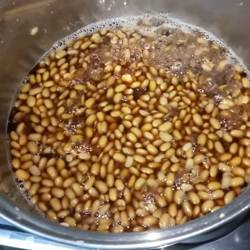 Step 4 Making soybean paste Soybean paste (whole bean)