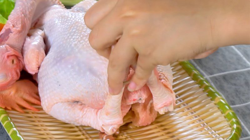 Tying praying chicken legs