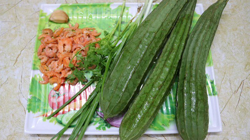 Ingredients for gourd soup with dried shrimp, gourd soup with fresh shrimp