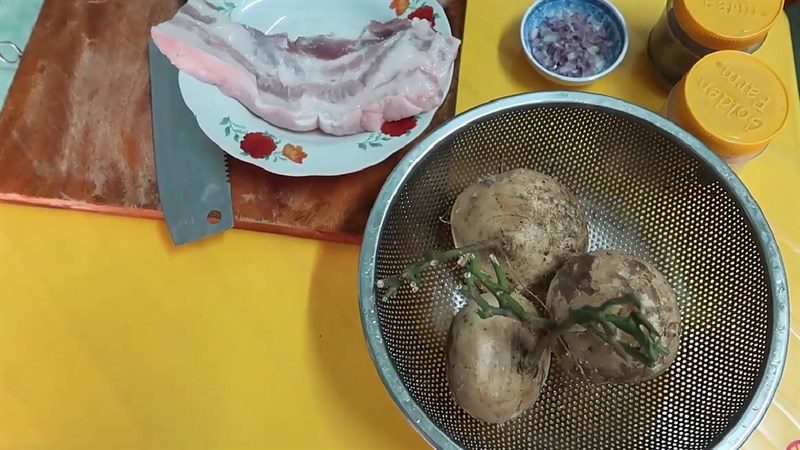 Ingredients for braised meat with yam bean