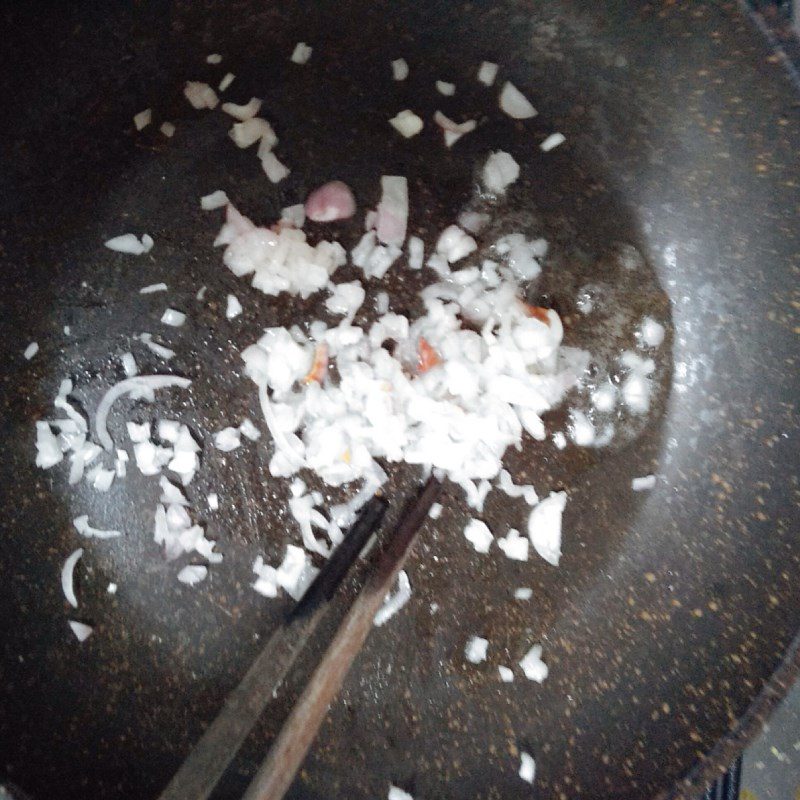 Step 2 Stir-fry the dumpling filling Chicken mushroom dumplings