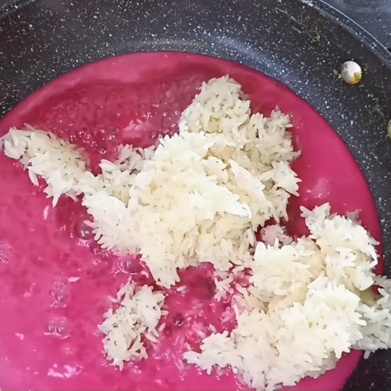 Step 3 Make the pink-purple sticky rice Three-color cake