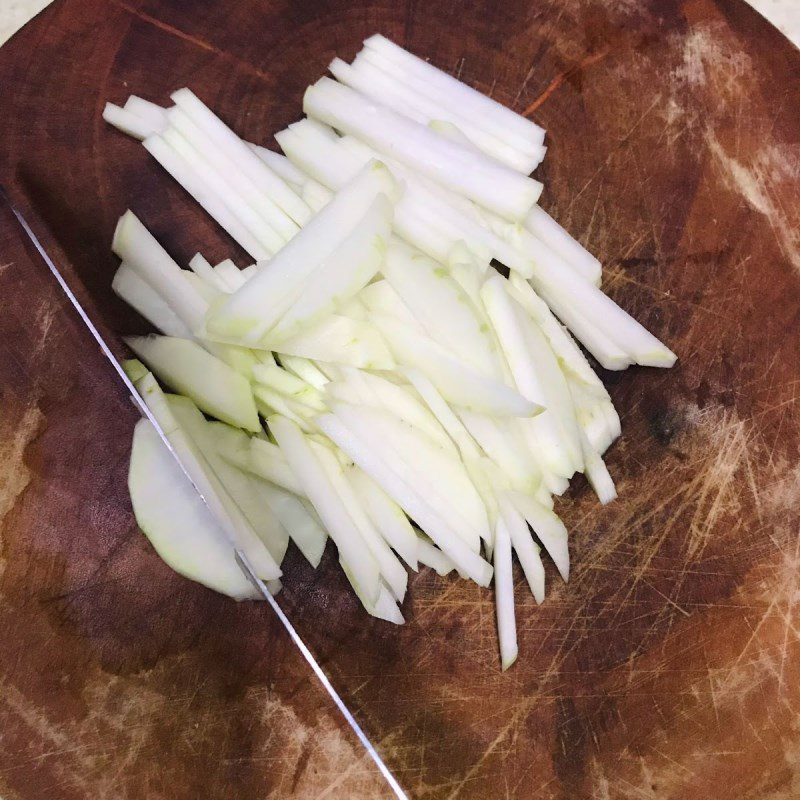 Step 1 Prepare the ingredients for Stir-fried Kohlrabi with Eggs