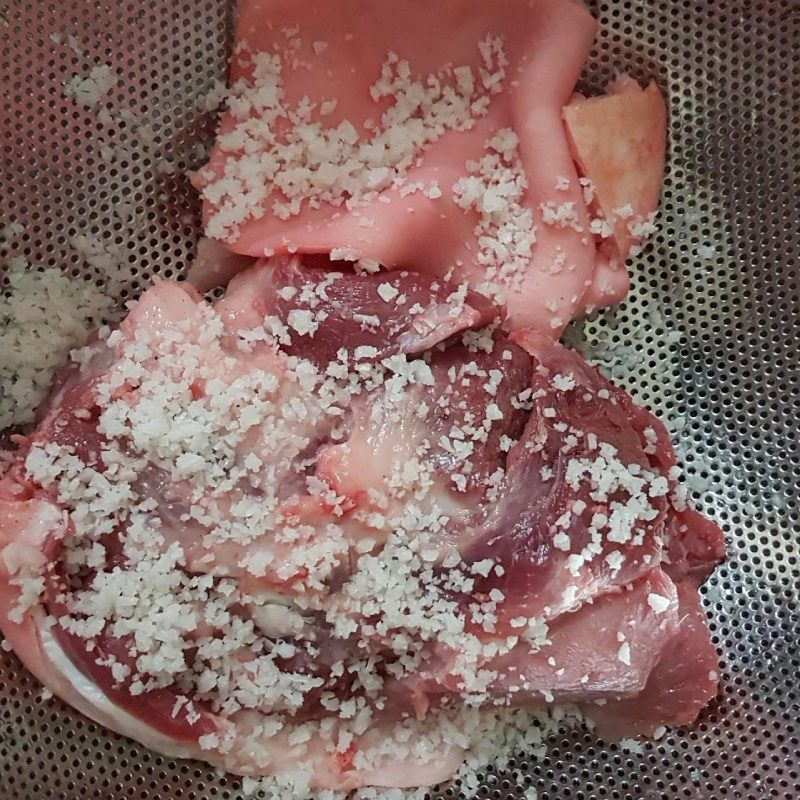 Step 1 Prepare the ingredients for Cold Pork Leg (Recipe shared by users)