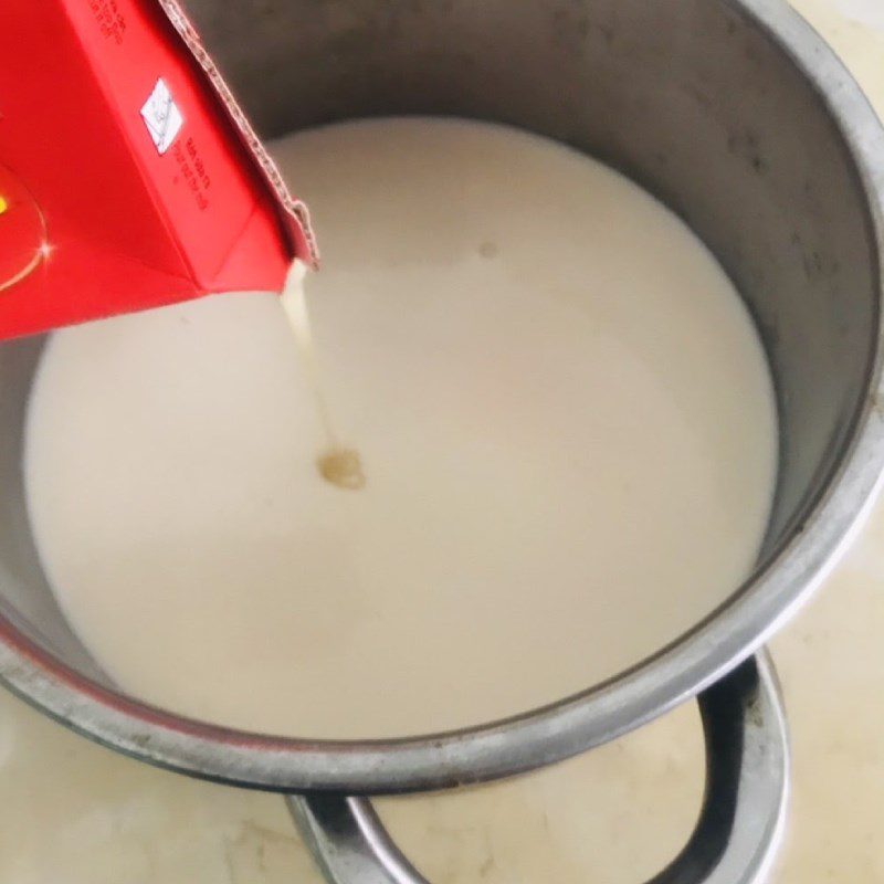 Step 2 Cook the coconut milk Mango pomelo sago dessert