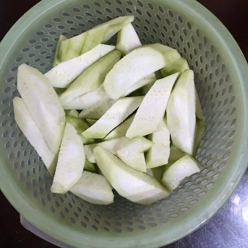 Step 1 Prepare the Ingredients for Stir-fried Gourd with Pork