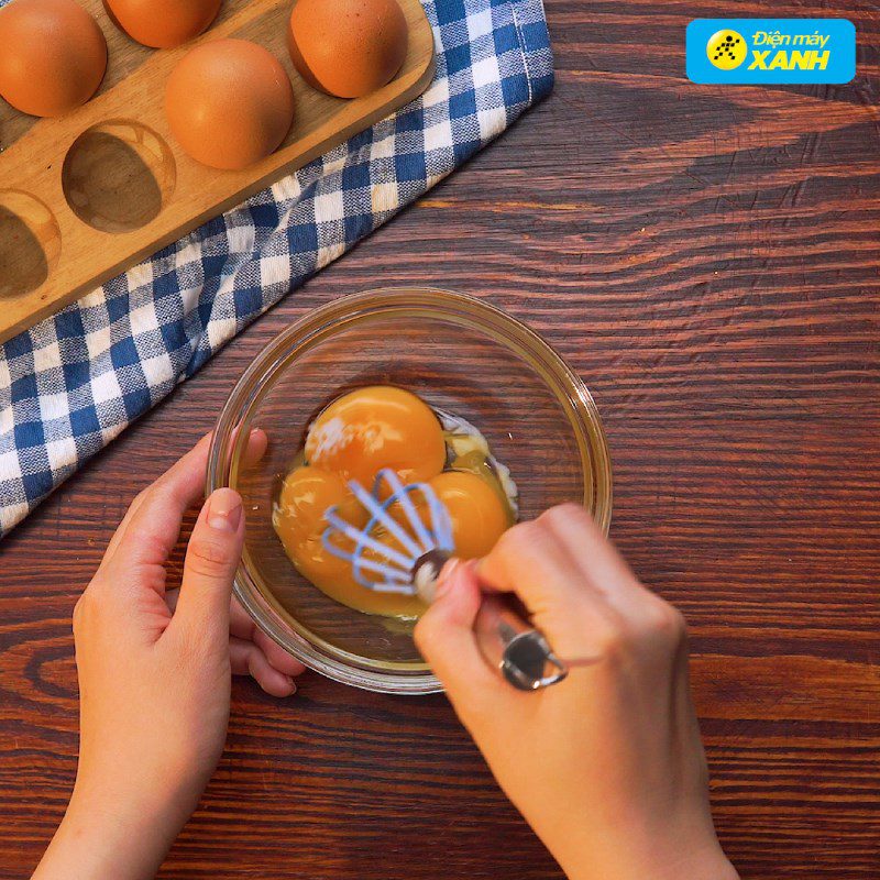 Step 1 Separate the Egg Whites Sponge Fried Eggs