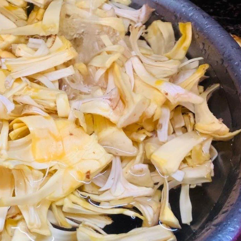 Step 1 Prepare ingredients for Stir-fried Jackfruit Fiber with Oil