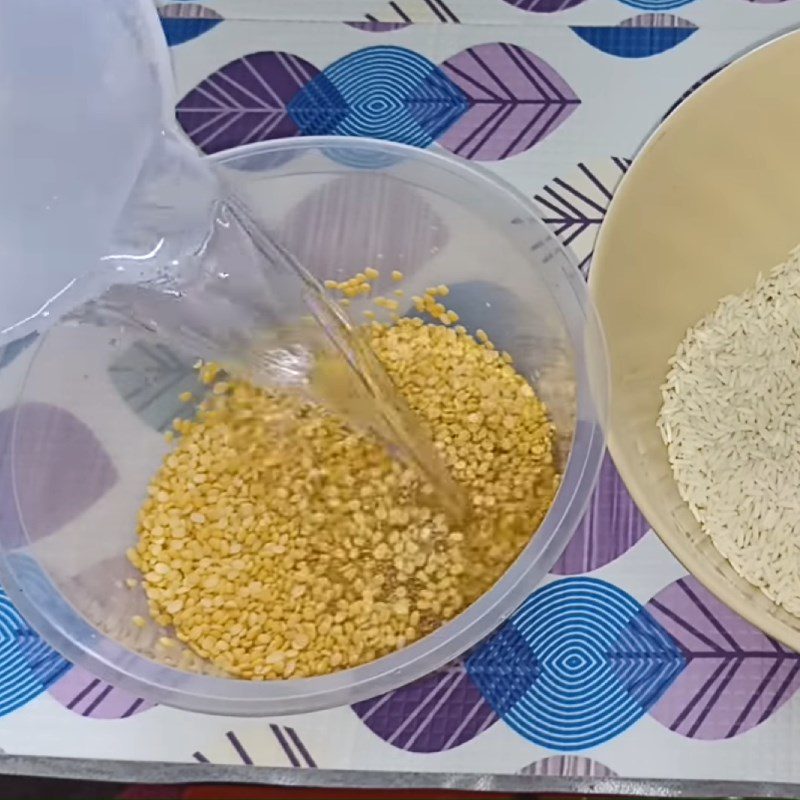 Step 1 Prepare the beans and sticky rice for 3-color Bánh tét