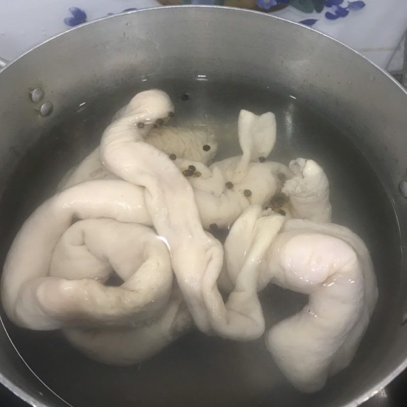 Step 1 Prepare the Ingredients for Crispy Pig Intestines with Fish Sauce