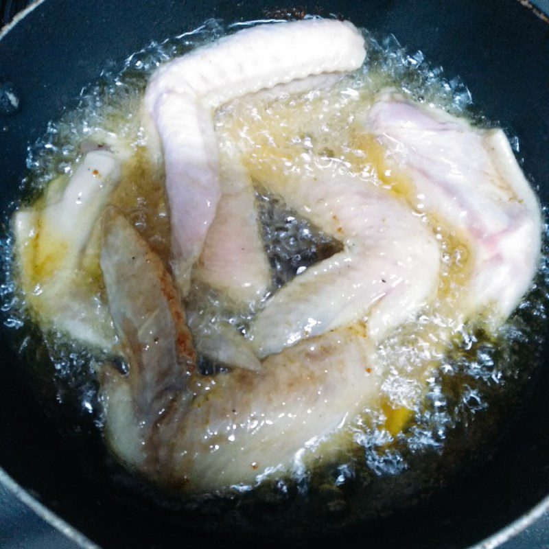 Step 1 Prepare and fry the chicken wings Tamarind Sauce Chicken Wings