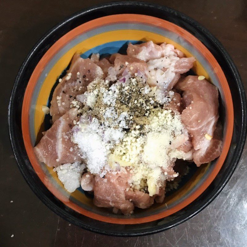 Step 2 Marinate the Meat for Stir-fried Gourd with Pork