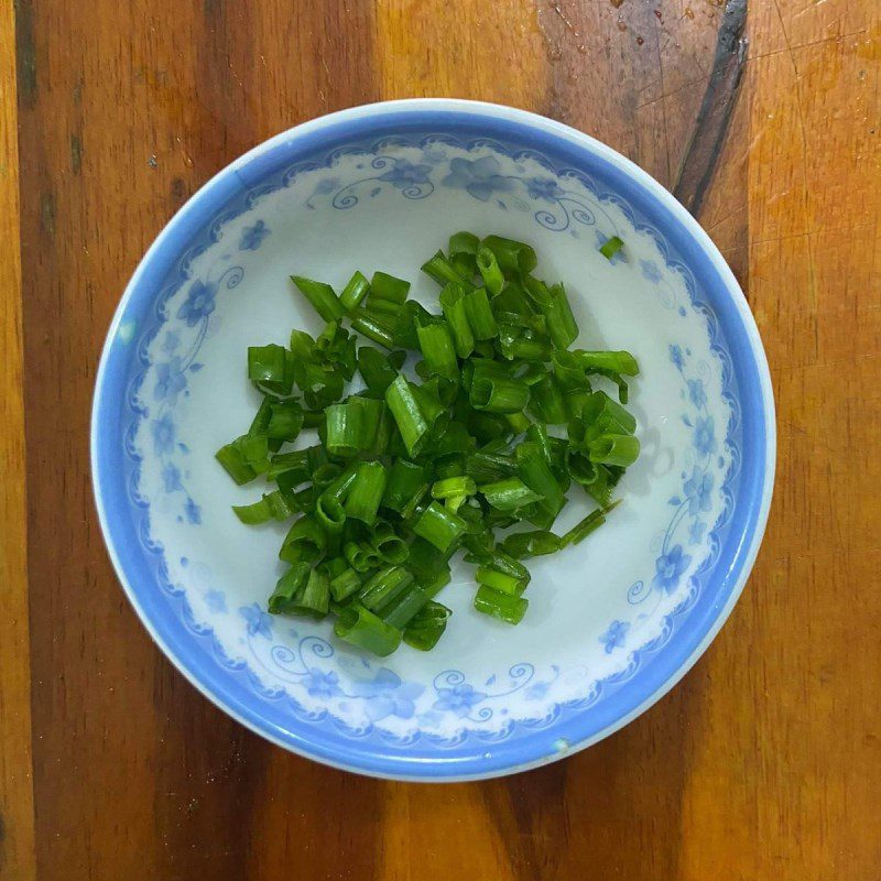 Step 1 Prepare the ingredients for Korean Steamed Eggs using a microwave