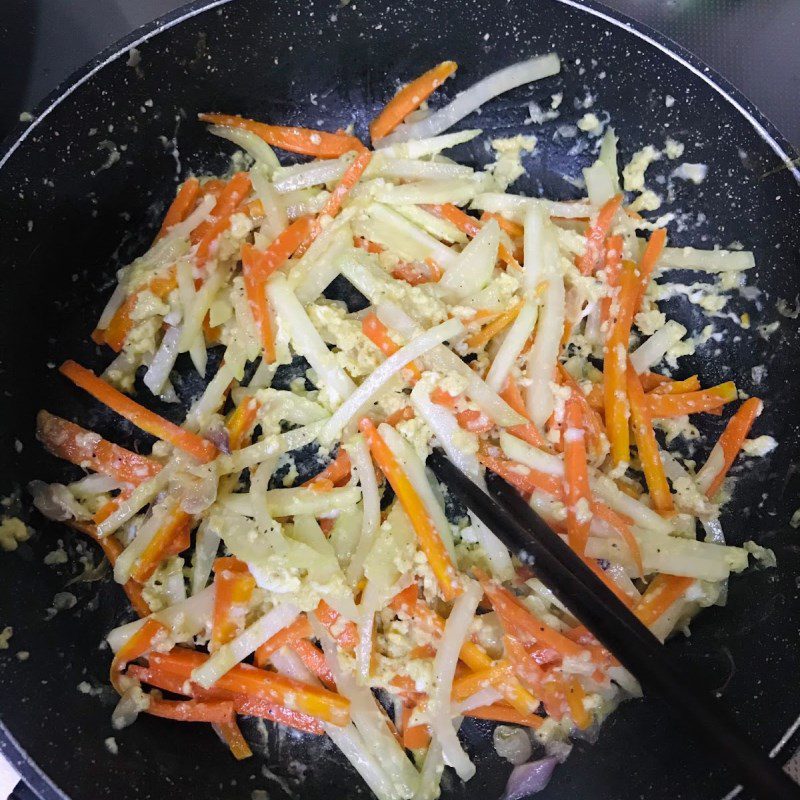 Step 2 Stir-fried Kohlrabi with Eggs Stir-fried Kohlrabi with Eggs