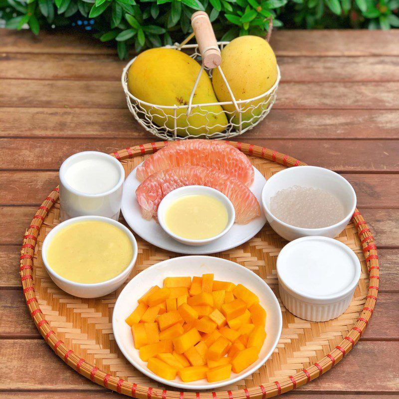 Step 1 Prepare the ingredients for Mango Pomelo Sago Dessert