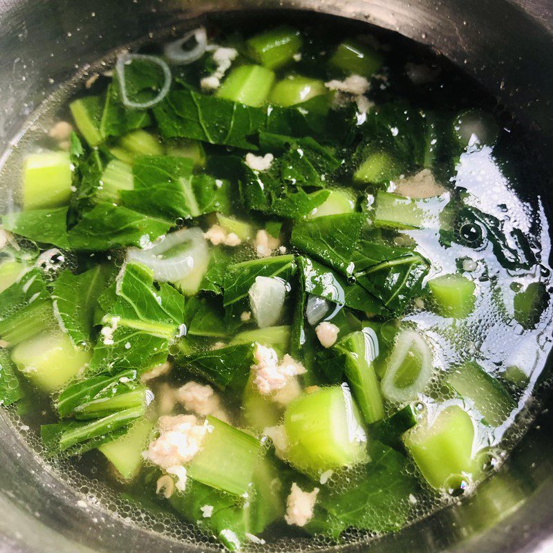 Step 4 Final product Soup with minced meat and mustard greens