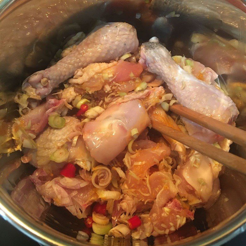 Step 2 Cooking the chicken for Chicken with Lemongrass and Chili