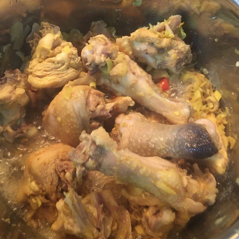 Step 2 Cooking the chicken for Chicken with Lemongrass and Chili