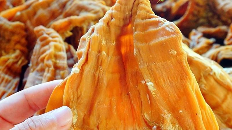 choosing delicious dried bamboo shoots