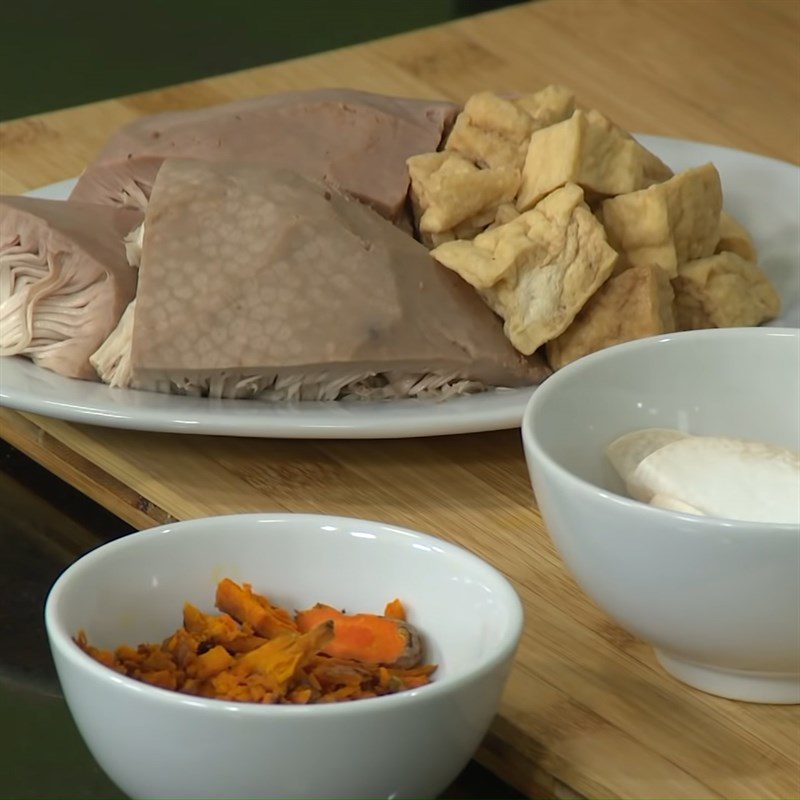 Step 1 Prepare the ingredients for Young Jackfruit Soup with Turmeric