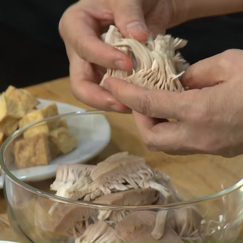 Step 1 Prepare the ingredients for Young Jackfruit Soup with Turmeric