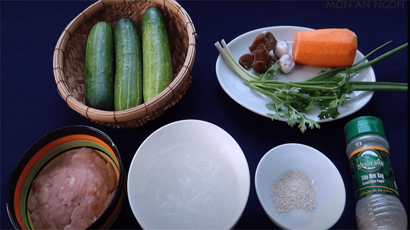 Ingredients for cucumber soup with pork bones, stuffed with meat and shrimp