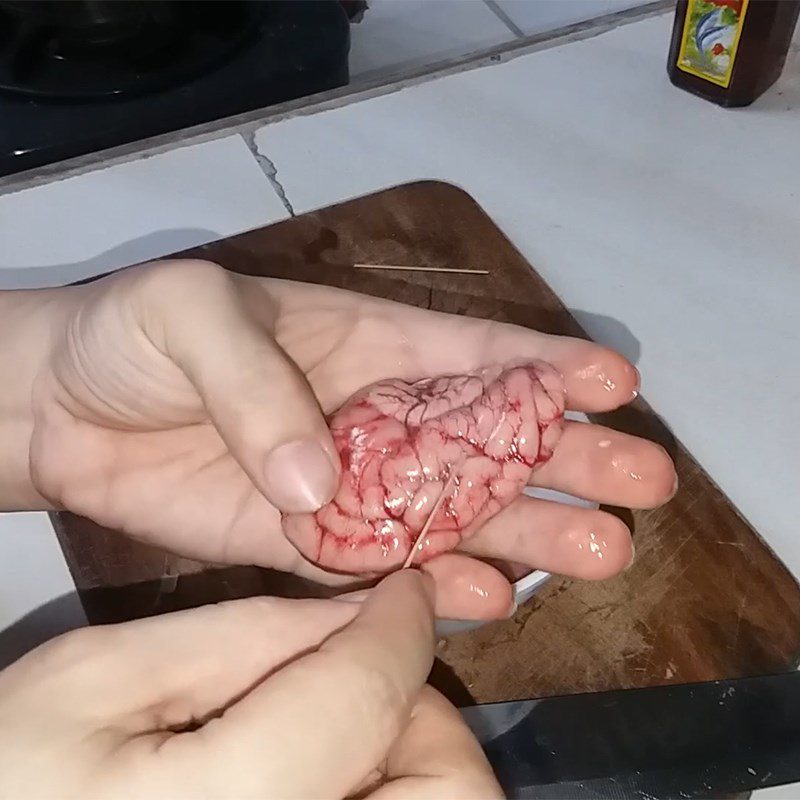 Step 2 Preparing Pig Brain Crab Soup