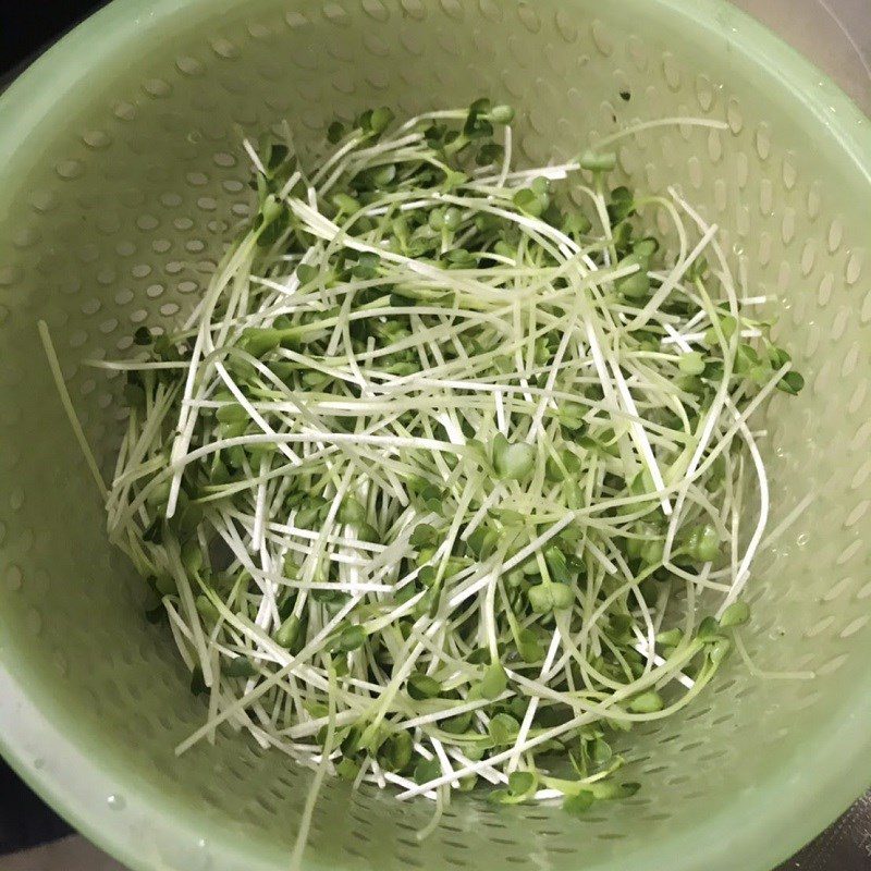 Step 1 Preparing ingredients for Beef Salad with Sprouts