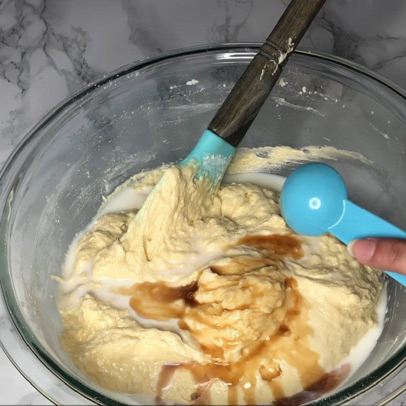 Step 2 Mix the red cake batter Heart-shaped sponge cake