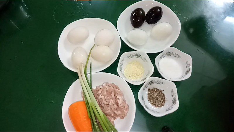 Ingredients for three-color steamed eggs