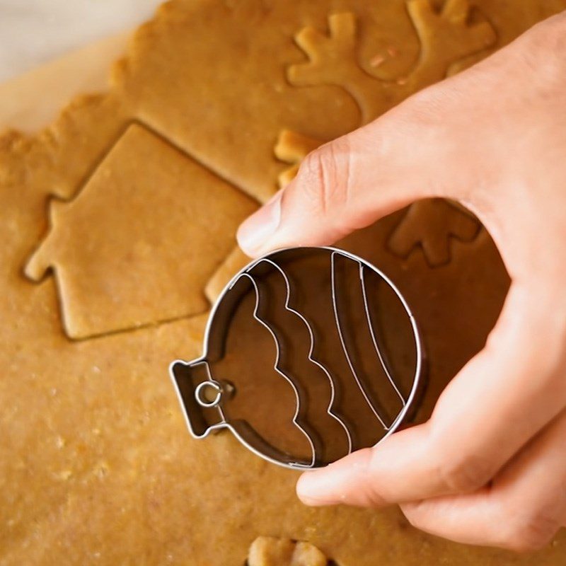 Step 3 Shaping and baking eggless gingerbread cookies