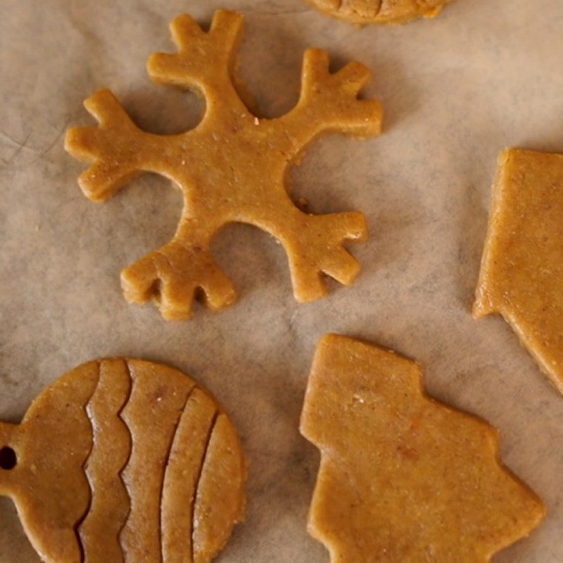 Step 3 Shaping and baking eggless gingerbread cookies