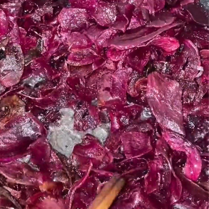 Step 2 Sweet potato coated with butter and sugar Purple sweet potato coated with butter and sugar (Recipe shared from Tiktok Cooking with TasteVN)