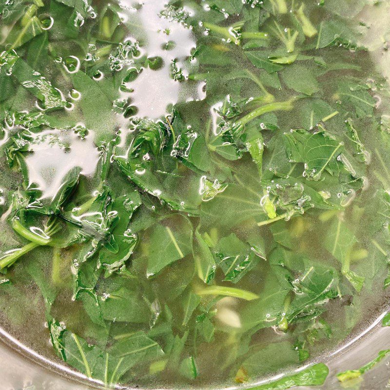 Step 3 Final Product Water spinach soup cooked with garlic