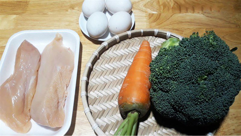 Ingredients for the dish of chicken rolled with vegetables and chicken rolled with shiitake mushrooms