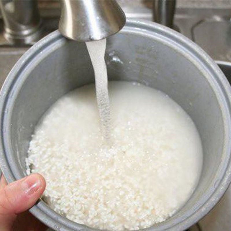 Step 2 Cooking rice with a rice cooker Cooking rice in a rice cooker