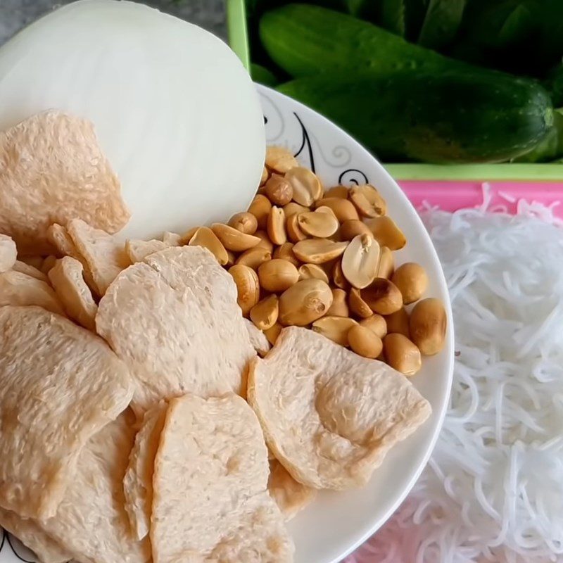 Ingredients for vegetarian stir-fried noodles