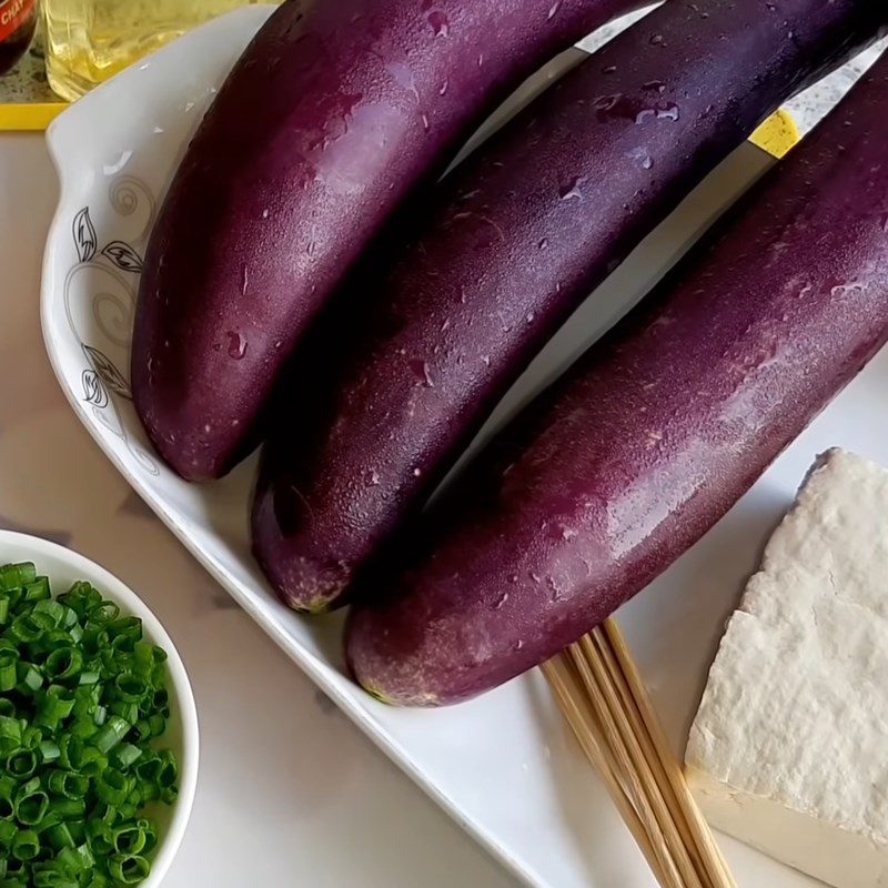 Ingredients for grilled vegetarian eggplant rolls