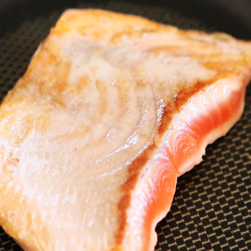 Step 3 Pan-seared salmon Salmon porridge with broccoli