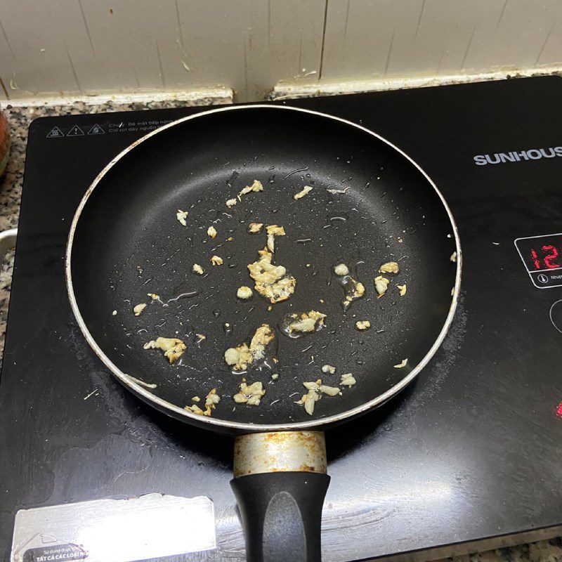 Step 3 Pan-fry the vegetarian ribs