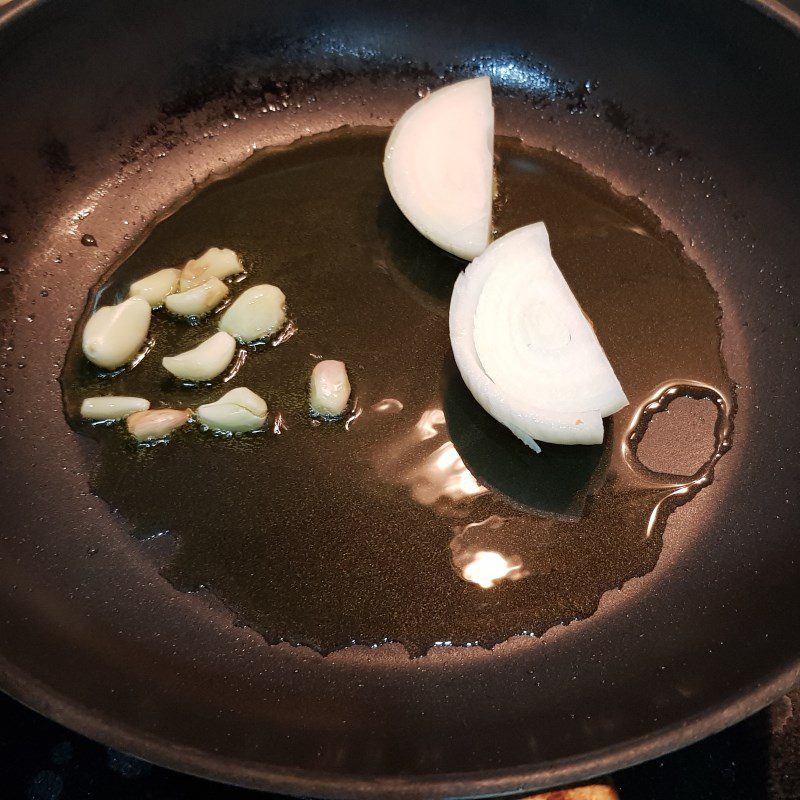 Step 5 Pan-seared beef Beef steak with cheese sauce and mushrooms