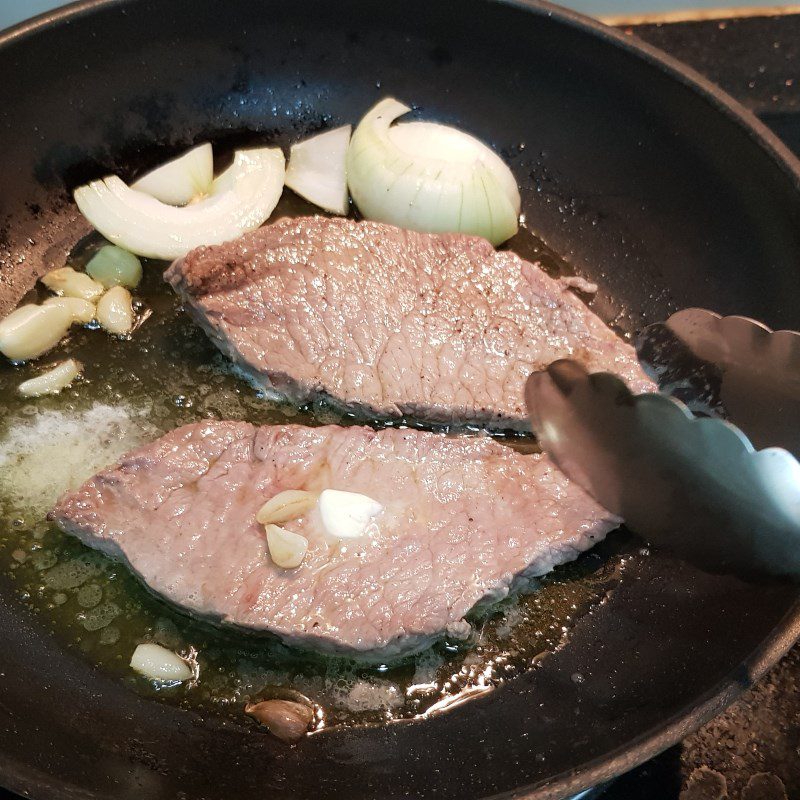 Step 5 Pan-seared beef Beef steak with cheese sauce and mushrooms