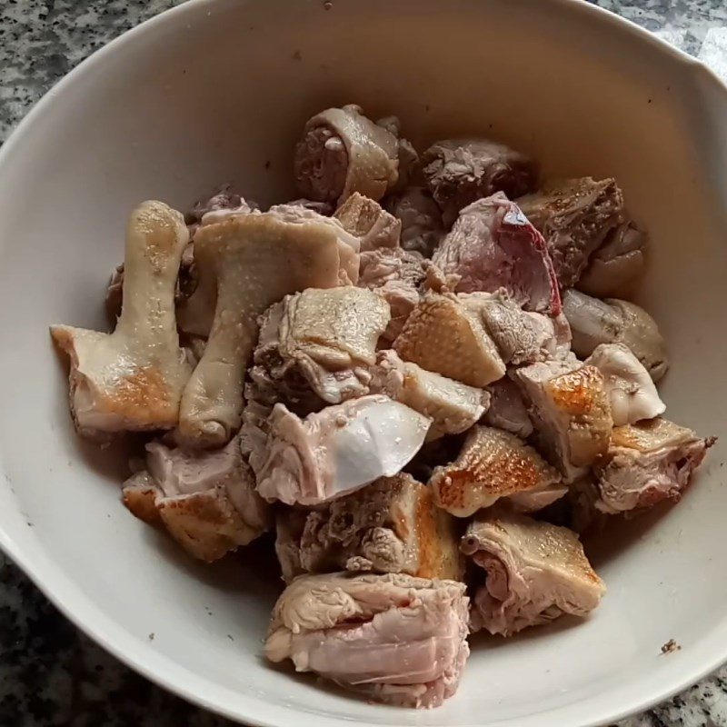 Step 2 Searing duck Duck braised with five spices