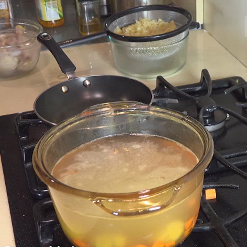 Step 5 Cook the broth Chicken noodle with vegetables