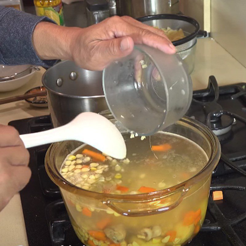 Step 5 Cook the broth Chicken noodle with vegetables