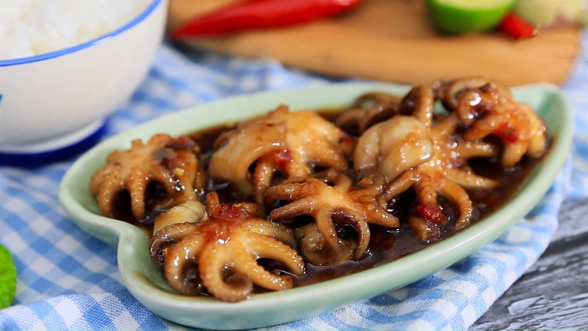 Fried octopus with tamarind sauce