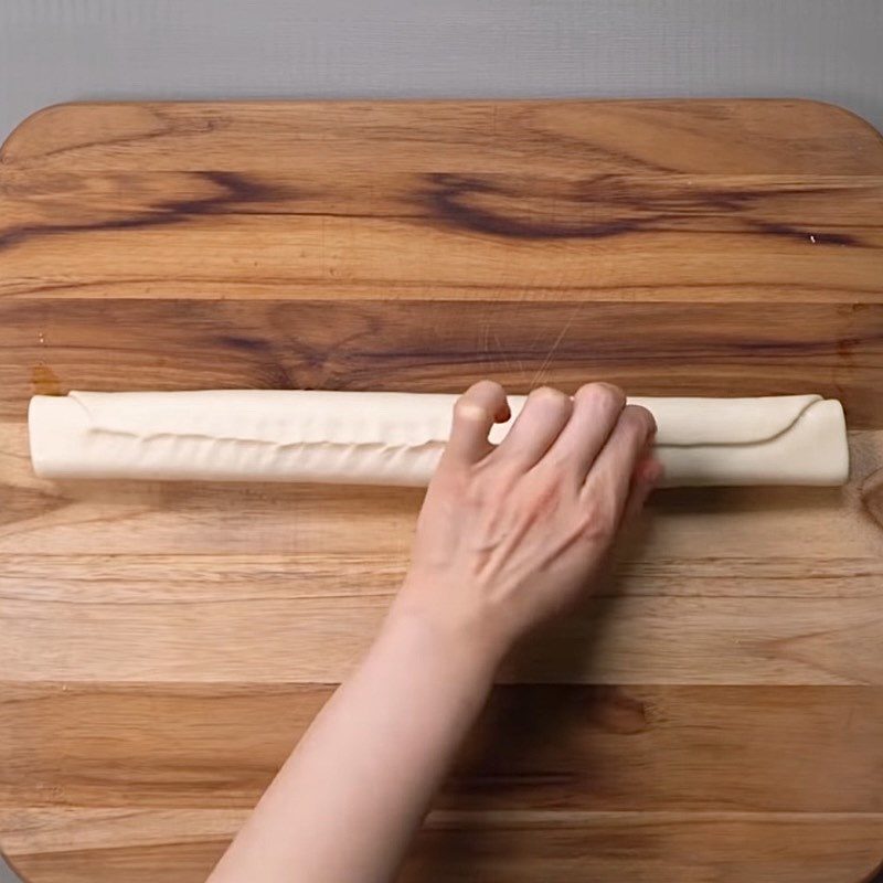 Step 2 Rolling the dough and shaping Fried milk buns