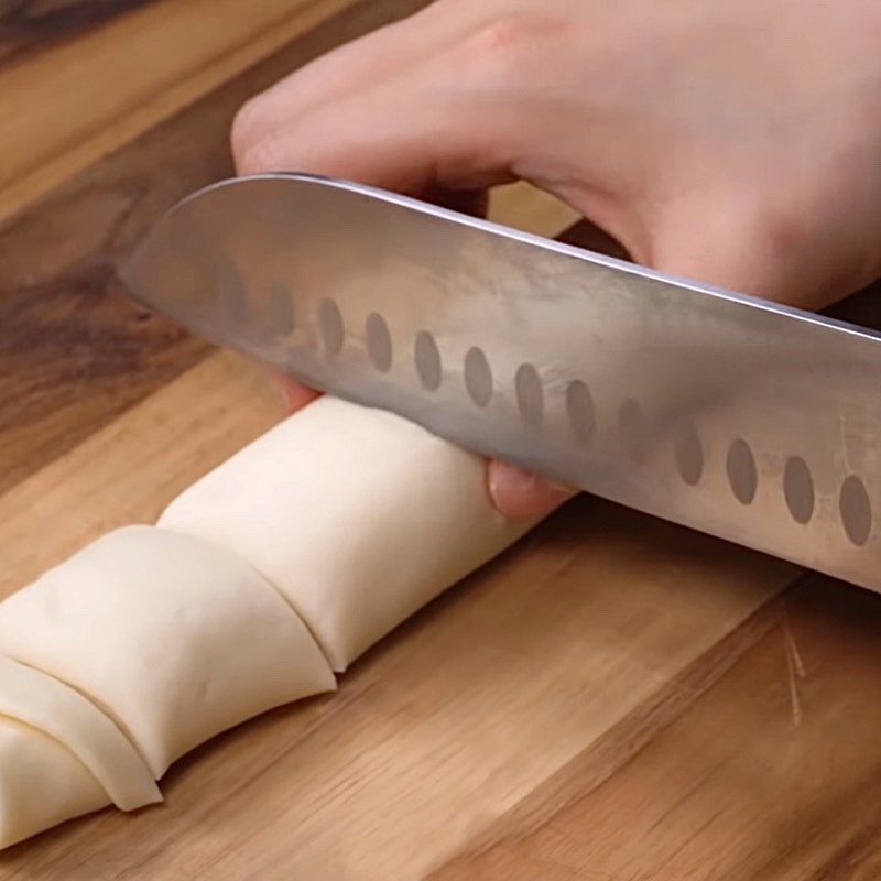 Step 2 Rolling the dough and shaping Fried milk buns