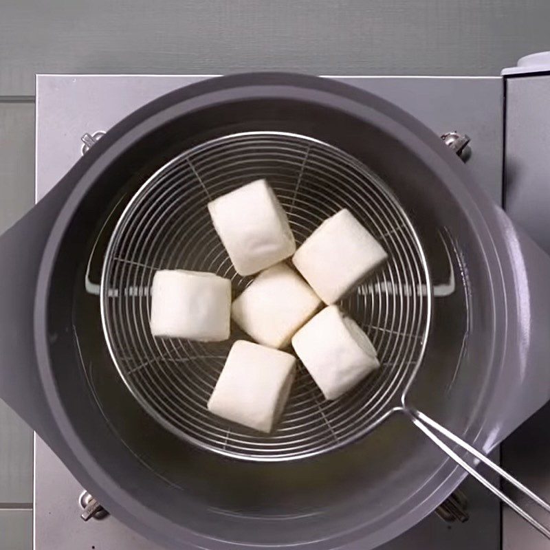 Step 3 Frying the buns Fried milk buns